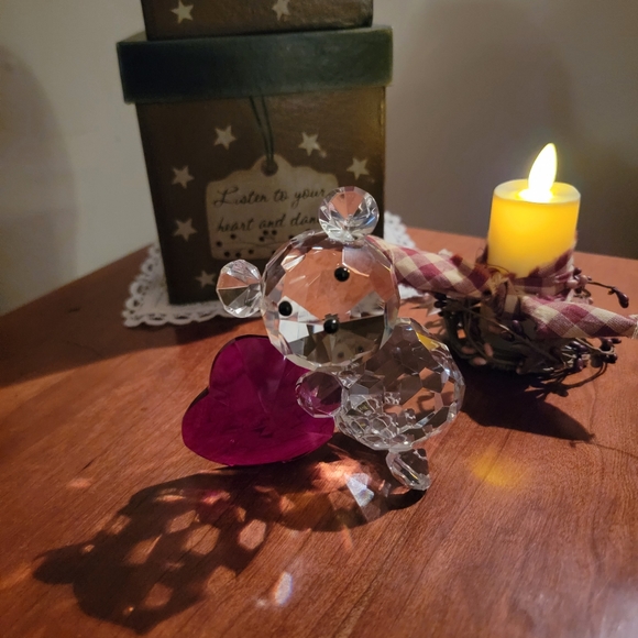 CRYSTAL WORLD ♥️ Vintage Heavy Crystal Teddy Bear Holding | Leaning on Red Heart - Picture 11 of 17